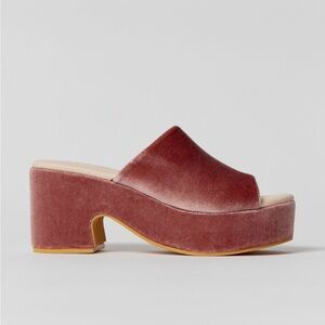 Beach by Matisse Rose Velvet Terry Platform Sandals Sz 6